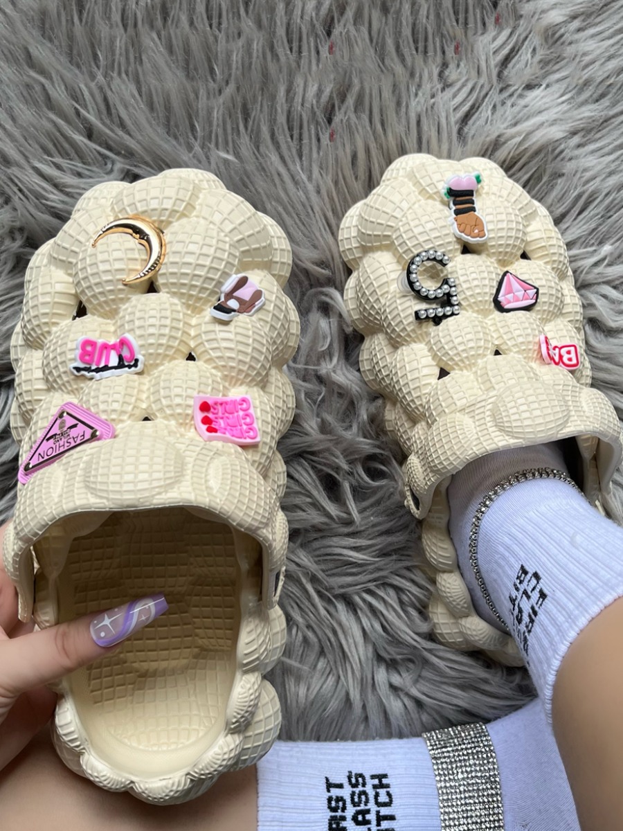 LW Peanut Design Pearl Decor Bubble Slippers