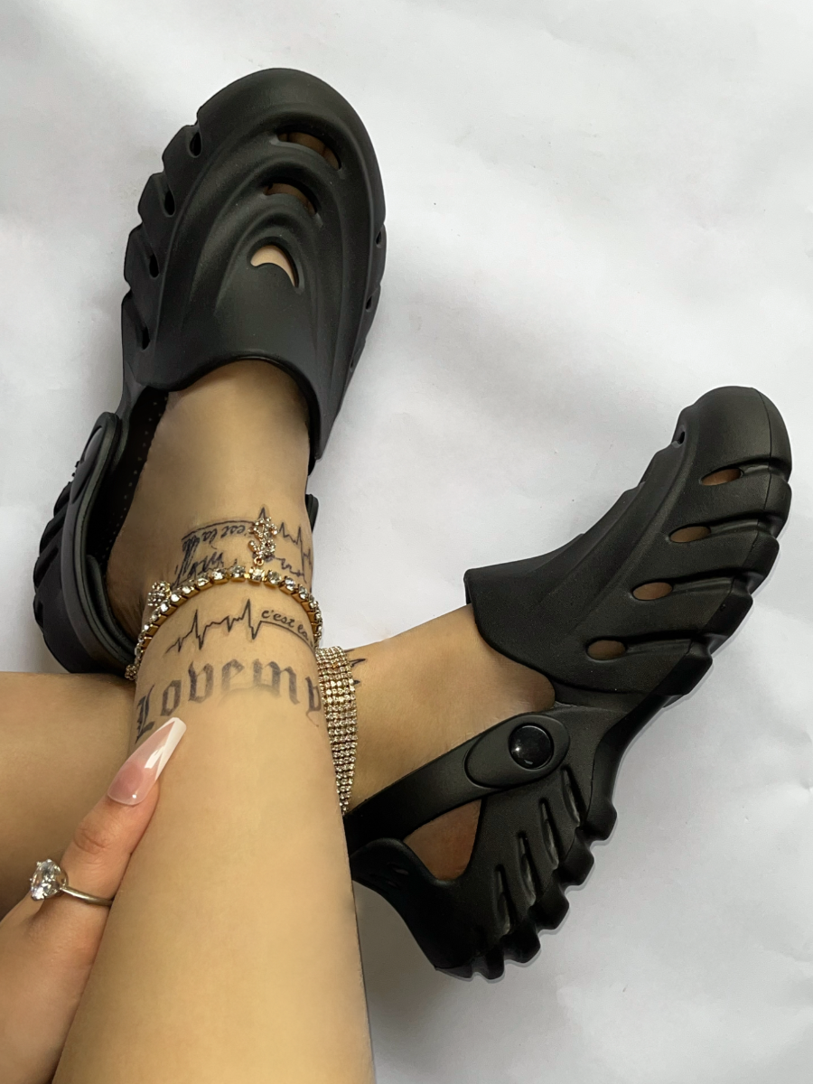 LovelyWholesale Cut Out Slingback Flats Summer Casual Spring Summer 2024