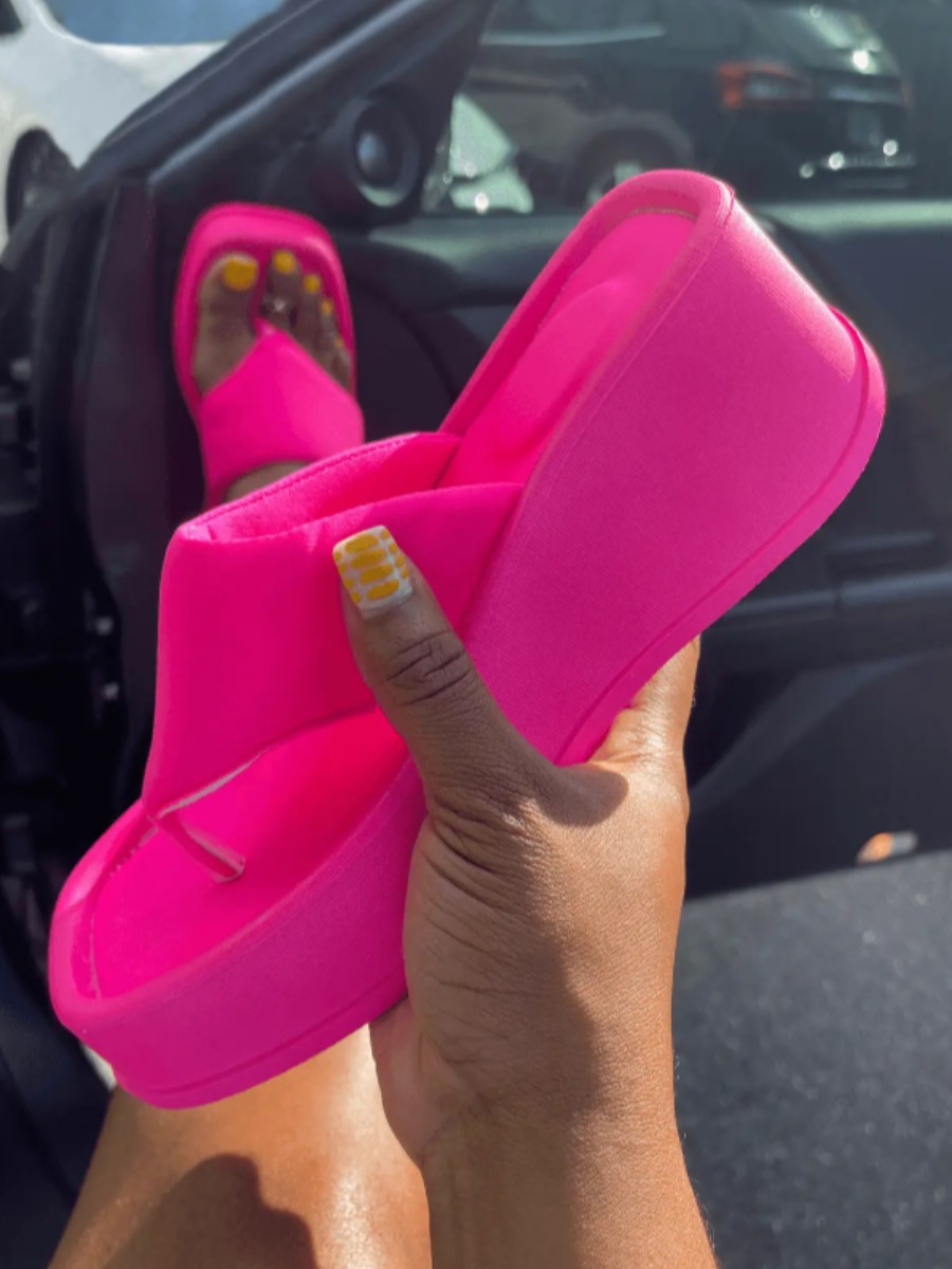 LW Round Toe Platform Slides