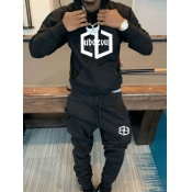 LW Men Geometric Letter Print Kangaroo Pocket Trac