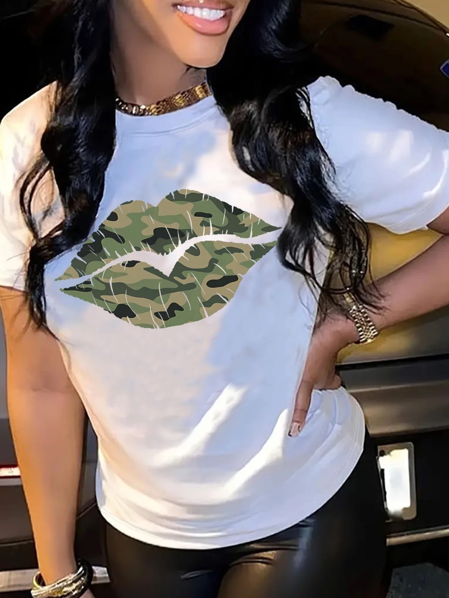 LW Plus Size Pattern Lip Print T-shirt